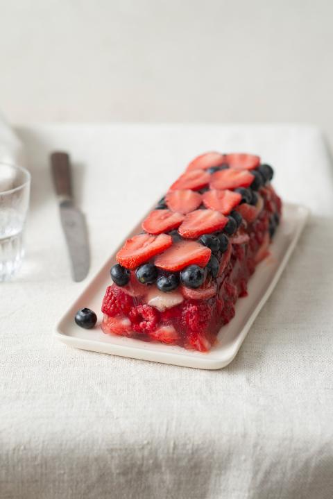 Languedoc and red berry aspic