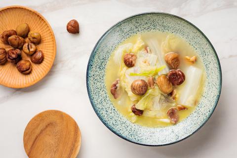 Braised cabbage with chestnut - Beijing Chef Samuel