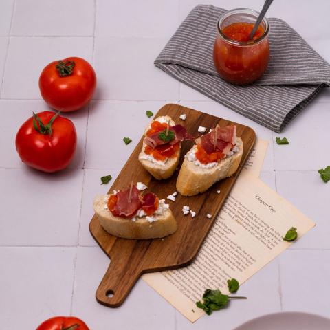 TFM_Tostadas de mermelada de tomate y queso de cabra