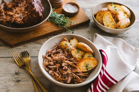 Pulled pork, fried potatoes 