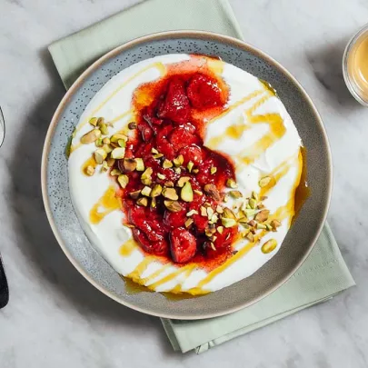 Fromage blanc and strawberries