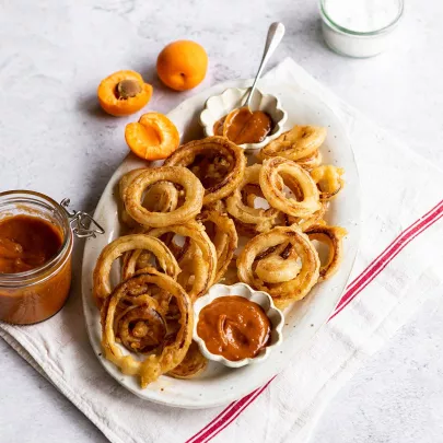 PDO Cévennes sweet onion rings with French apricot ketchup 