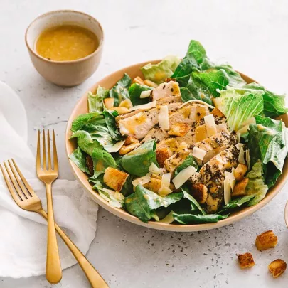 Ceasar salad with chicken and herbes de Provence