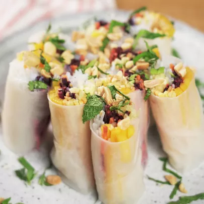 MANGO AND RAINBOW CARROT SPRING ROLLS 