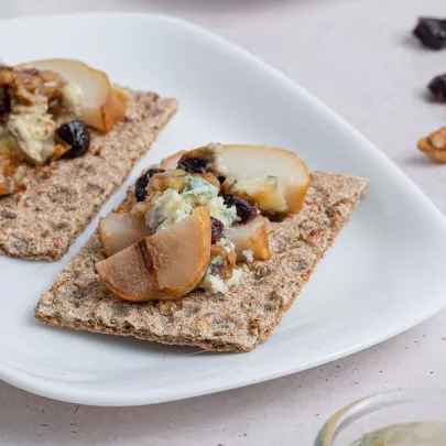 Peras asadas con queso Roquefort 