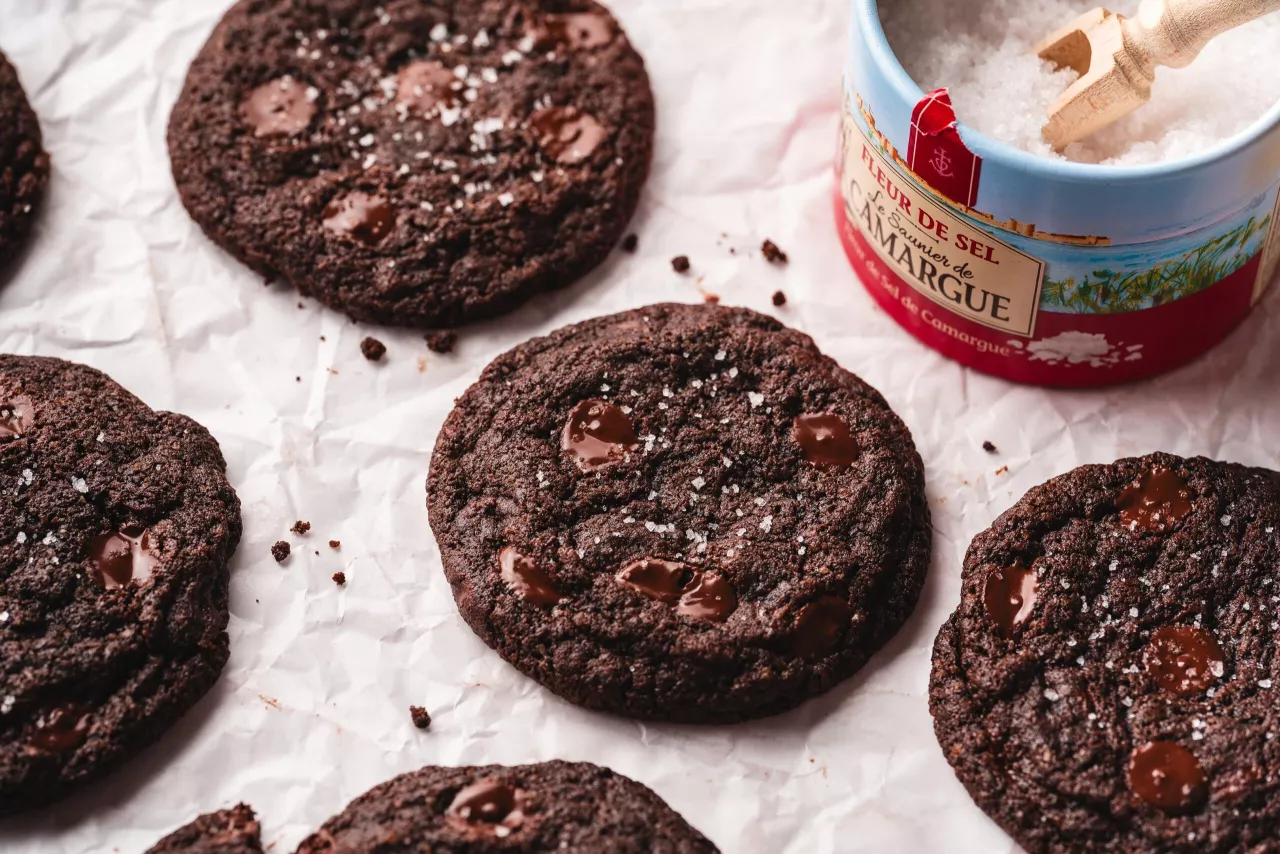 Schokoladen-Cookies mit Fleur de Sel 