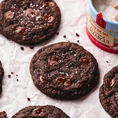 Schokoladen-Cookies mit Fleur de Sel 